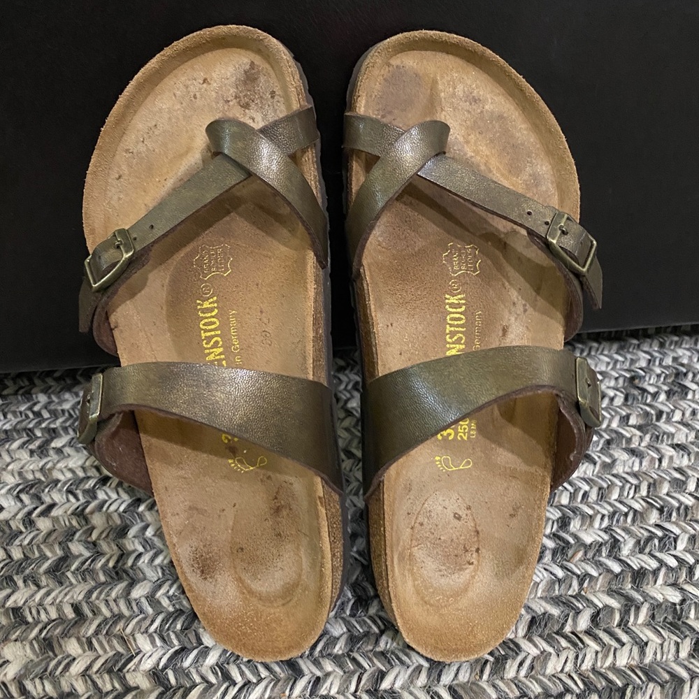 Birkenstock Mayari size 39 (8-8.5) Sandals